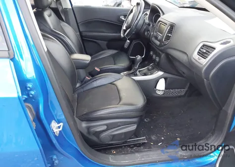 2018 Jeep Compass Latitude 4X4 из США, поврежденный, VIN 3C4NJDBB8JT202162